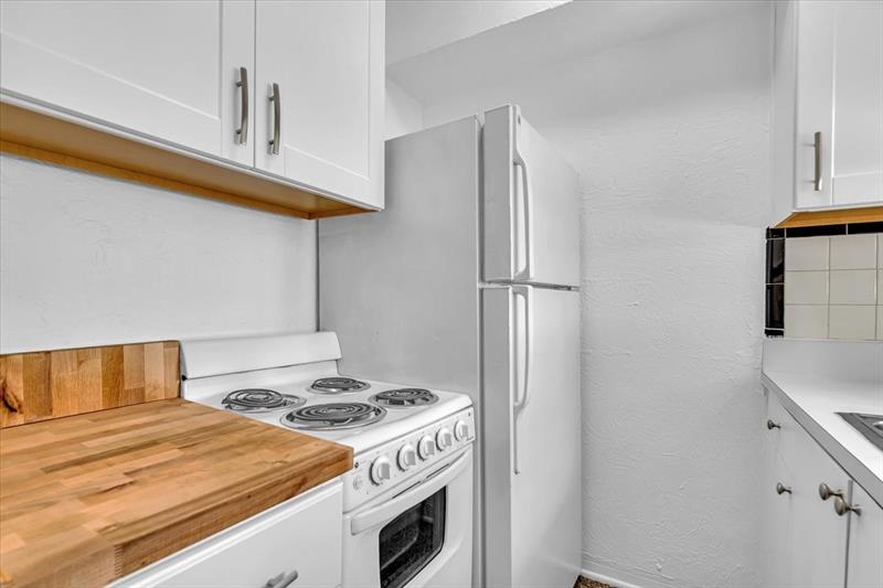 Image 37 of 41 For 560 15th Ave