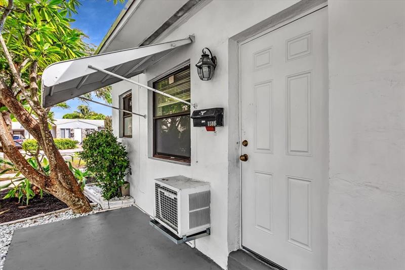 Image 6 of 41 For 560 15th Ave