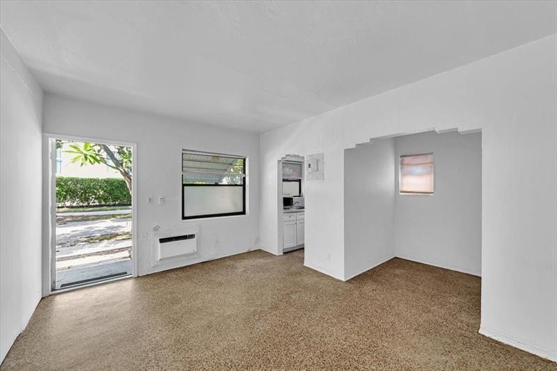 Image 8 of 41 For 560 15th Ave