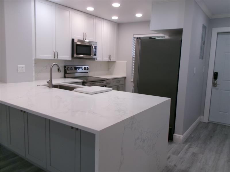 Image 4 of 43 For 9856 Marina Blvd  1314