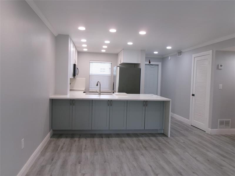 Image 5 of 43 For 9856 Marina Blvd  1314