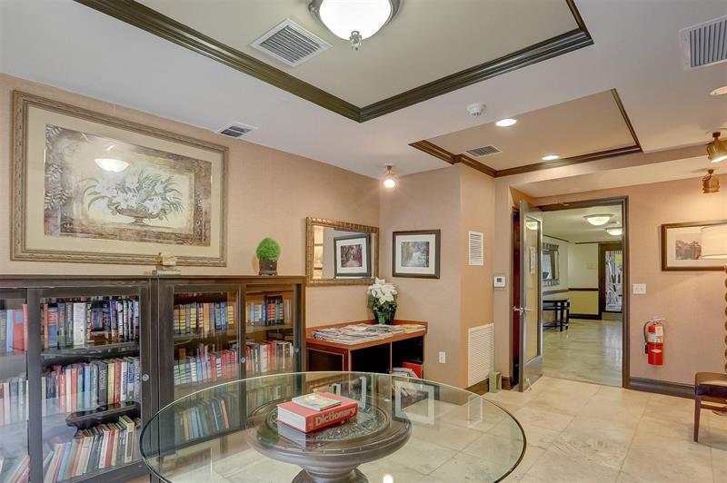 Image 11 of 53 For 520 5th  2406