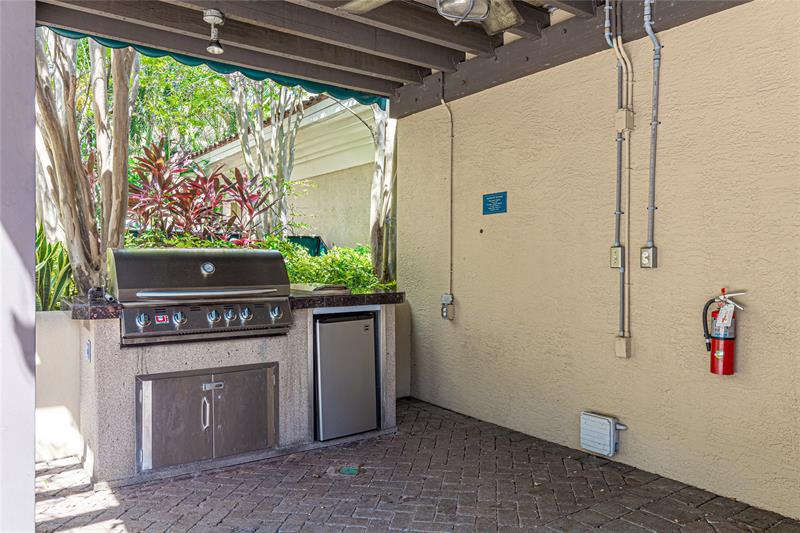 Image 22 of 53 For 520 5th  2406