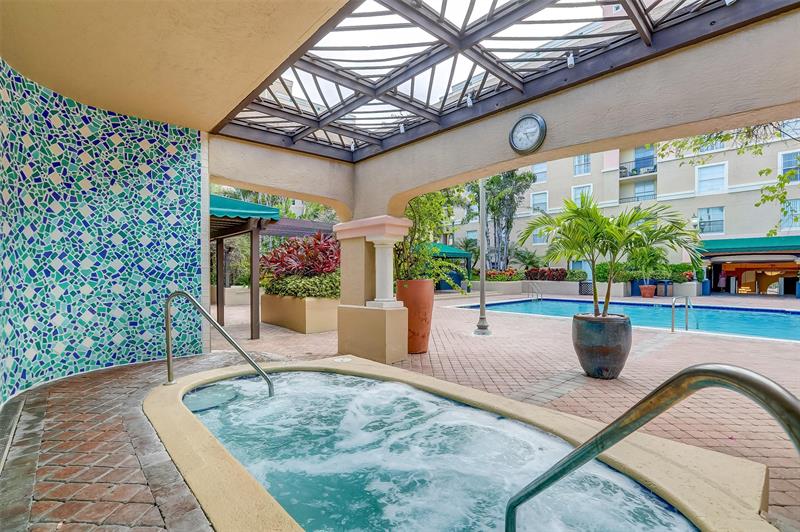 Image 5 of 53 For 520 5th  2406