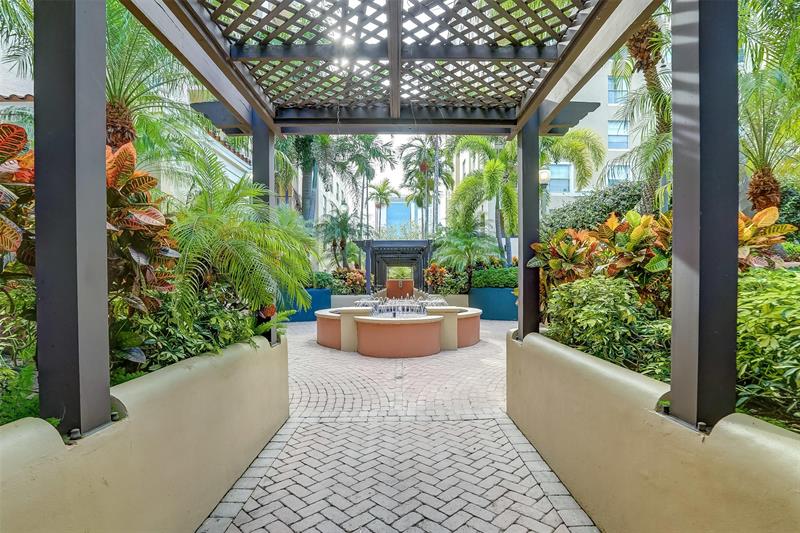 Image 7 of 53 For 520 5th  2406