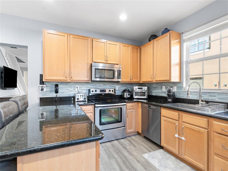 Image 7 of 29 For 14741 11th St