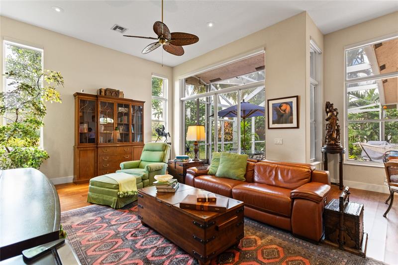 Image 18 of 55 For 942 Windward Way