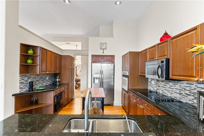 Image 21 of 55 For 942 Windward Way