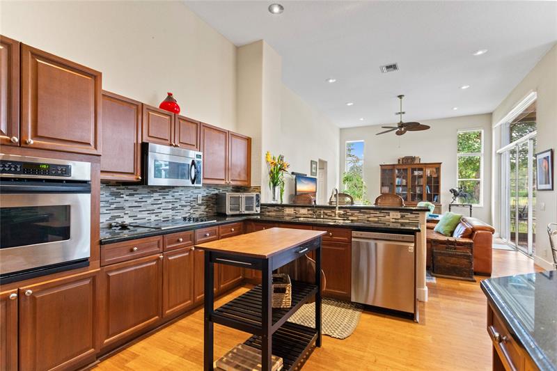 Image 23 of 55 For 942 Windward Way