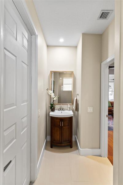 Image 36 of 55 For 942 Windward Way
