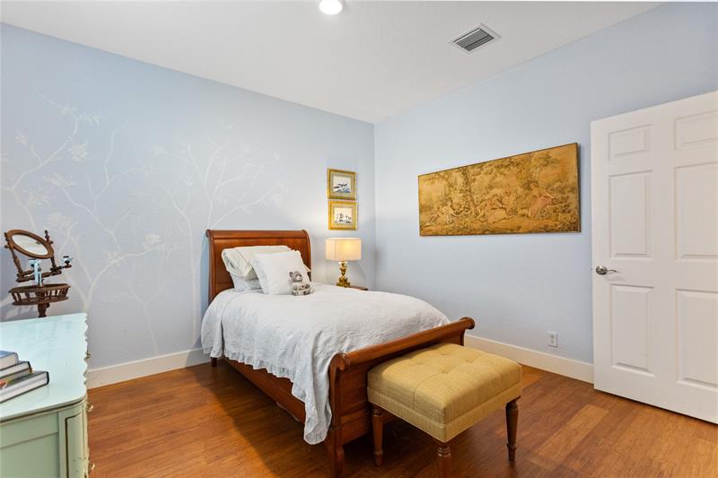 Image 39 of 55 For 942 Windward Way
