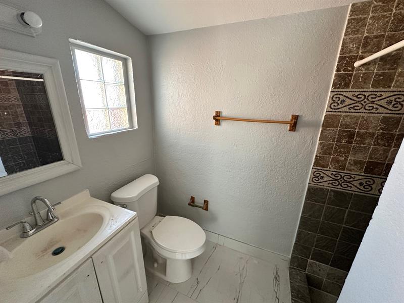 Image 6 of 28 For 1440 30th St