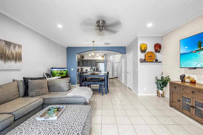 Image 12 of 34 For 9723 Lago Dr  9723