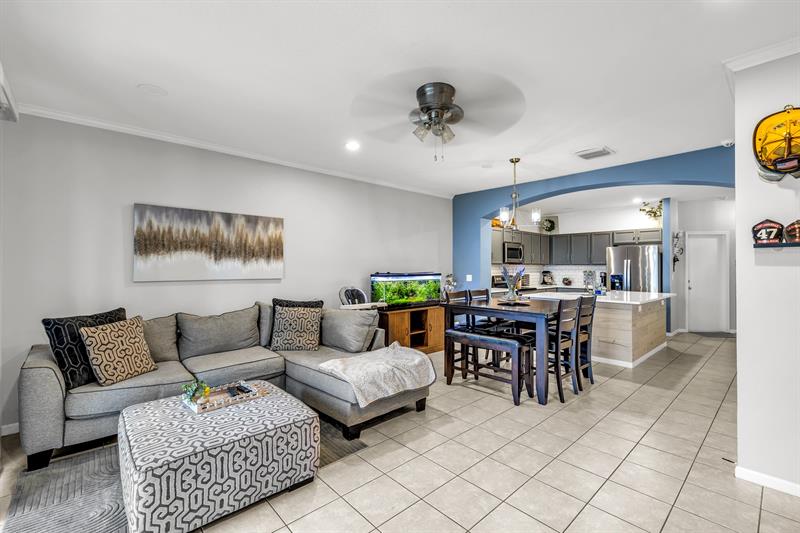 Image 18 of 34 For 9723 Lago Dr  9723