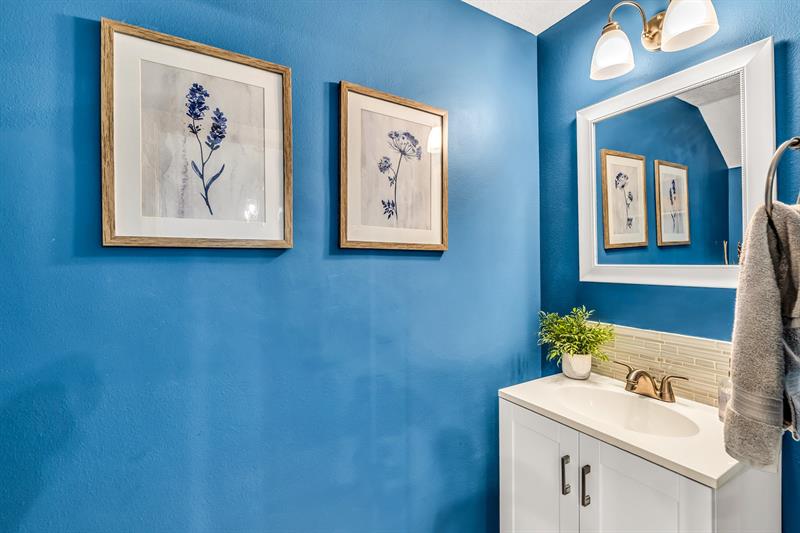 Image 27 of 34 For 9723 Lago Dr  9723
