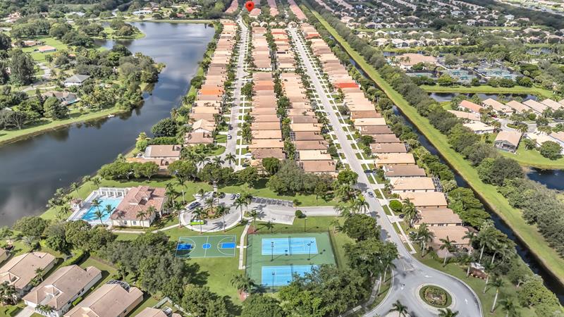 Image 28 of 34 For 9723 Lago Dr  9723