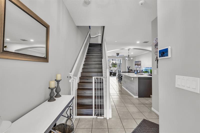 Image 3 of 34 For 9723 Lago Dr  9723