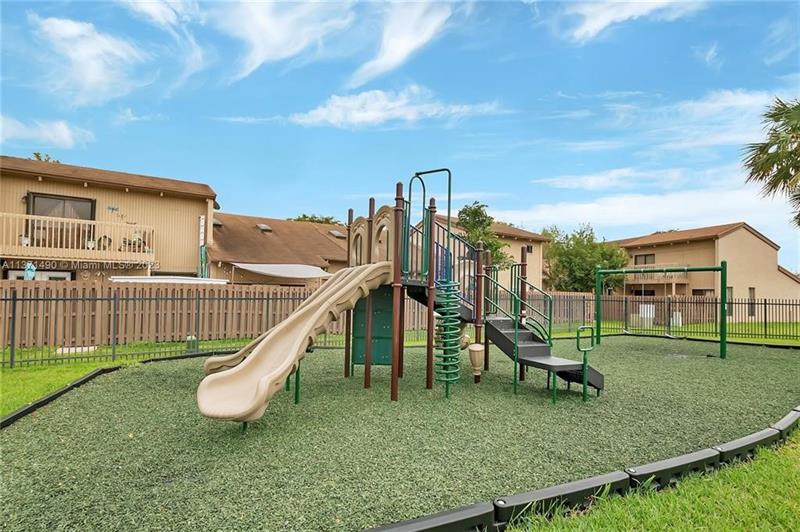 Image 23 of 25 For 8011 22nd Ct  8011