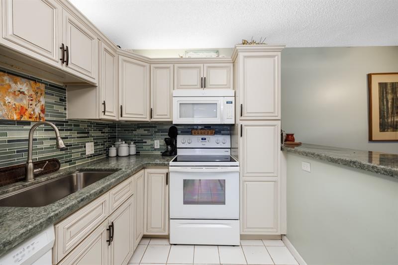 Image 12 of 32 For 6197 Riverboat Dr