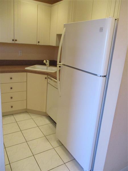 Image 4 of 25 For 8390 Lagos De Campo Blvd  304