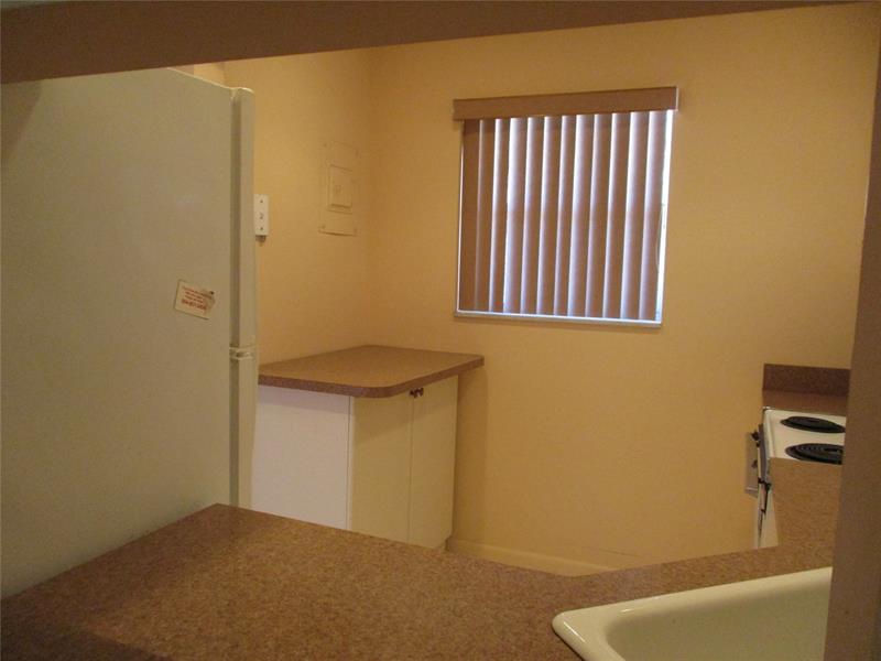Image 6 of 25 For 8390 Lagos De Campo Blvd  304