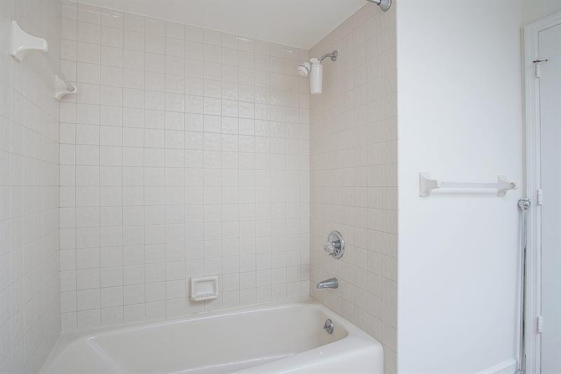 Image 22 of 28 For 6021 Landing Way  7