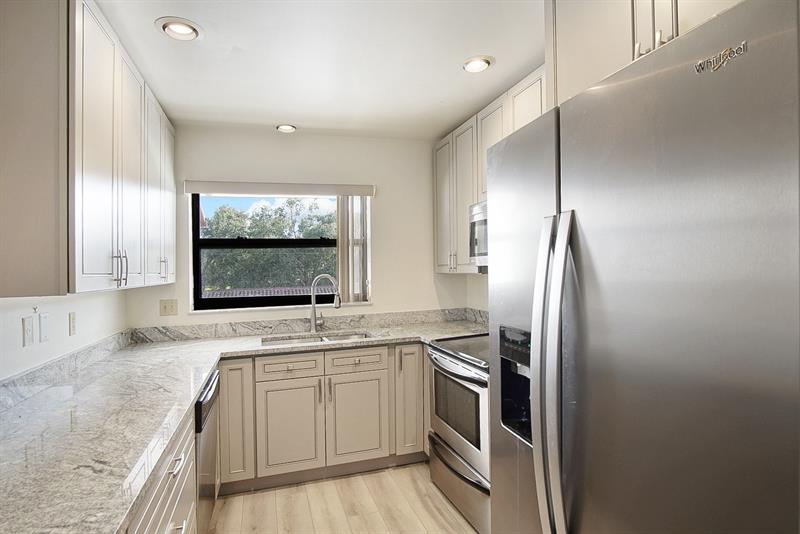 Image 6 of 28 For 6021 Landing Way  7