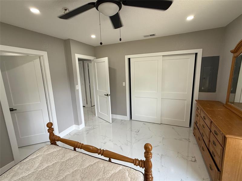 Image 21 of 40 For 603 Sunset Ave