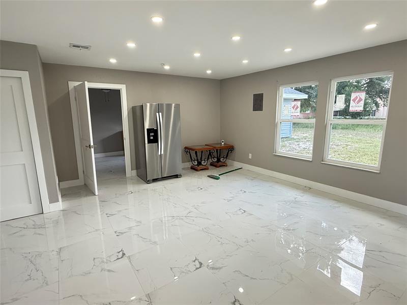 Image 33 of 40 For 603 Sunset Ave