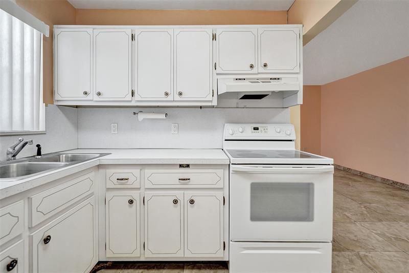 Image 13 of 25 For 2010 Fillmore St  202