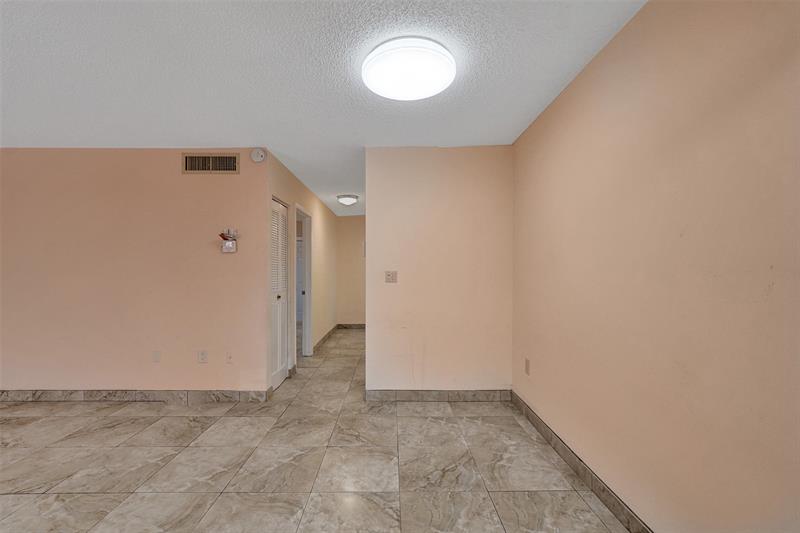 Image 14 of 25 For 2010 Fillmore St  202