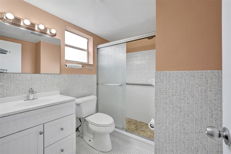 Image 19 of 25 For 2010 Fillmore St  202