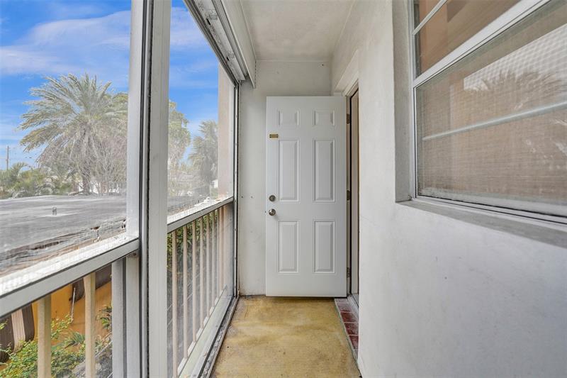 Image 20 of 25 For 2010 Fillmore St  202