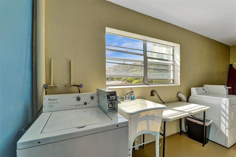 Image 24 of 25 For 2010 Fillmore St  202