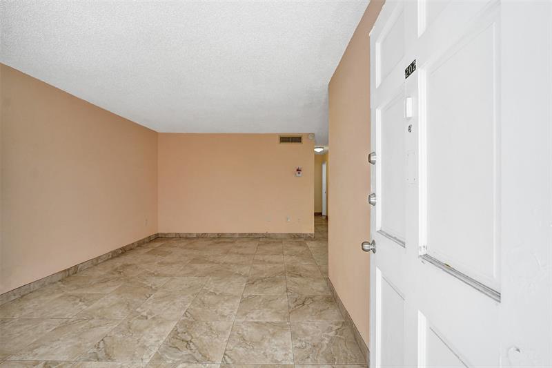 Image 5 of 25 For 2010 Fillmore St  202