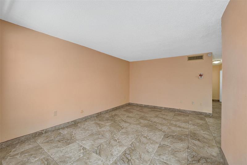 Image 6 of 25 For 2010 Fillmore St  202