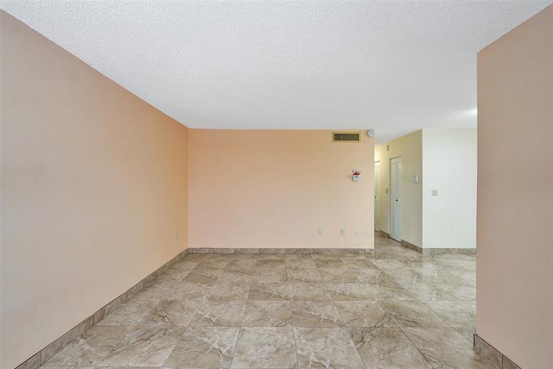 Image 7 of 25 For 2010 Fillmore St  202