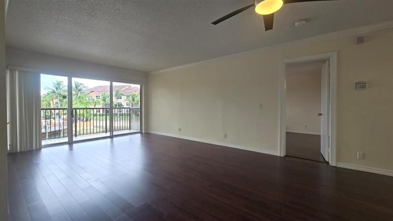 Image 10 of 33 For 8871 Wiles Road  202