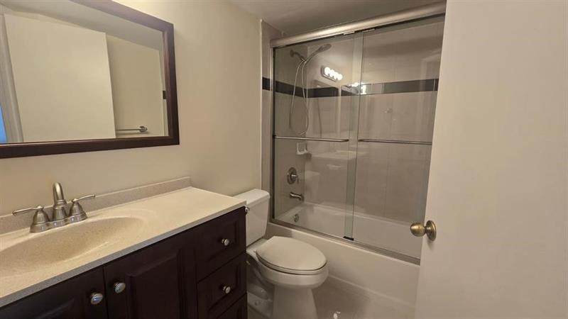 Image 19 of 33 For 8871 Wiles Road  202