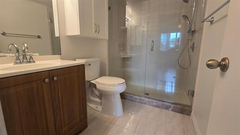 Image 22 of 33 For 8871 Wiles Road  202