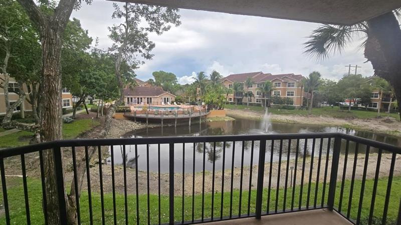 Image 23 of 33 For 8871 Wiles Road  202