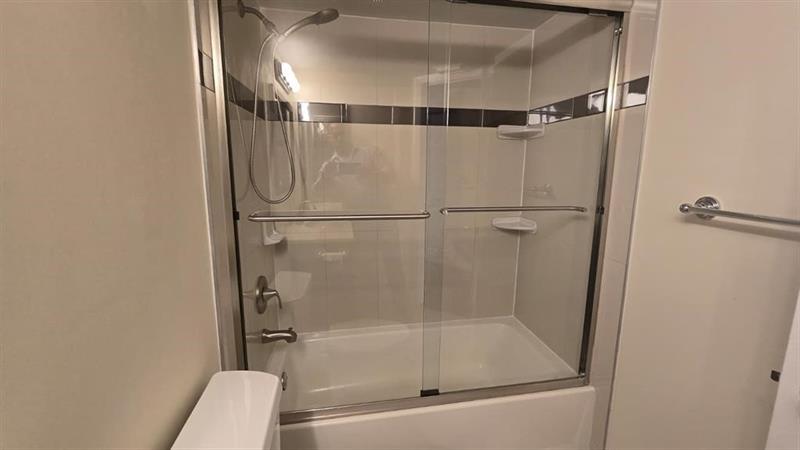 Image 24 of 33 For 8871 Wiles Road  202