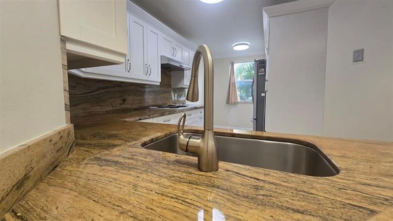 Image 25 of 33 For 8871 Wiles Road  202