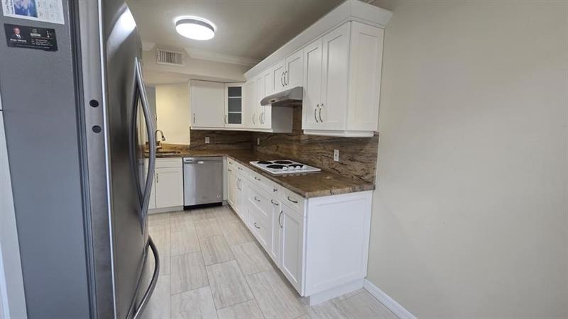 Image 26 of 33 For 8871 Wiles Road  202