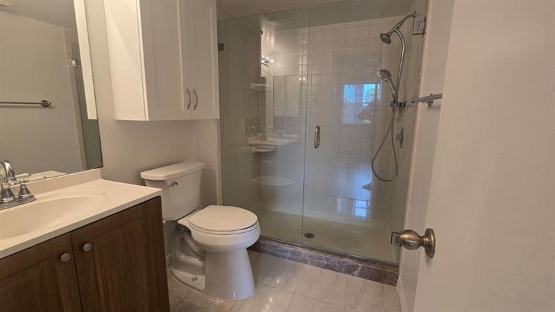 Image 31 of 33 For 8871 Wiles Road  202