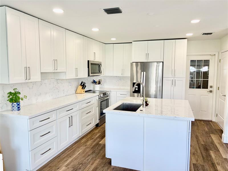 Image 11 of 66 For 10843 12th Ct