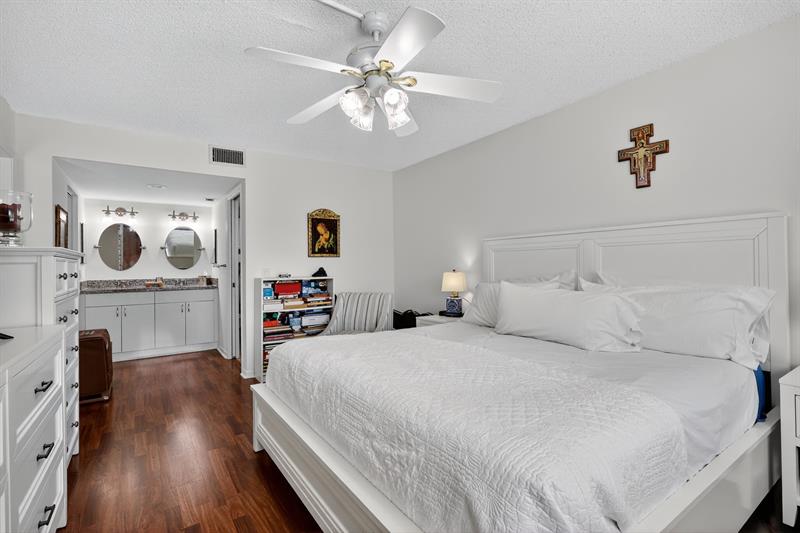 Image 30 of 48 For 13000 15th Ct  314u