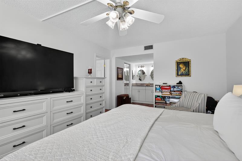 Image 31 of 48 For 13000 15th Ct  314u