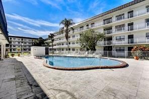 Image 11 of 18 For 500 2nd St  204