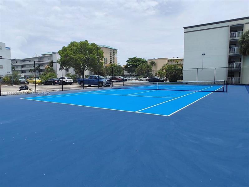 Image 17 of 18 For 500 2nd St  204